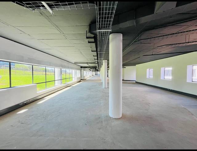 2,200M² OFFICE TO LET IN VORNA VALLEY